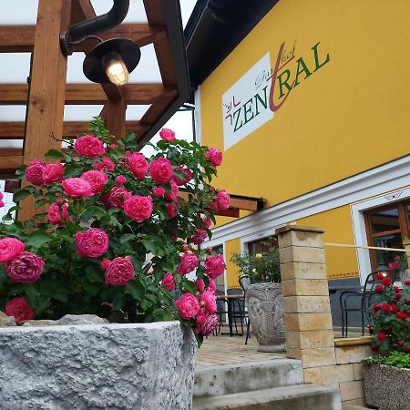 Gasthof Zentral Feistritz an der Drau Ngoại thất bức ảnh